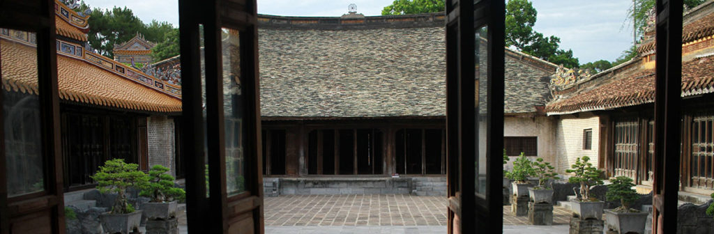 interior de la tumba de Hue